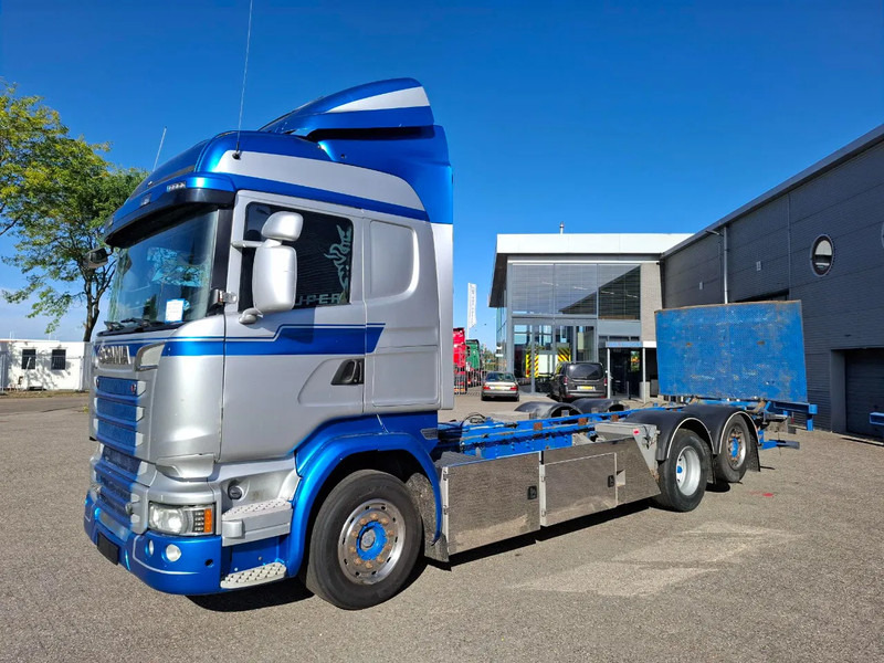 Scania R580 V8 / RETARDER / LIFT+LENKACHSE / FULL-AIR / PLATFORM 2000 KG / LEATHER / AIRCO / AUTOMATIC / EURO-6 / 2015 - Камион со кабинска шасија: слика 1 Scania R580 V8 / RETARDER / LIFT+LENKACHSE / FULL-AIR / PLATFORM 2000 KG / LEATHER / AIRCO / AUTOMATIC / EURO-6 / 2015 - Камион со кабинска шасија: слика 1