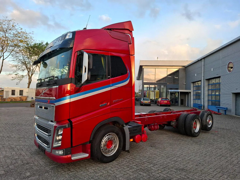 Volvo FH16-750 / BIG AXLE / VEB+ / ONLY:679711 KM / TECHNICAL 70TON / 9TON FRONT AXLE / INLINER / FULL-AIR / AUTOMATIC / EURO-6 / 2018 - Камион со кабинска шасија: слика 1 Volvo FH16-750 / BIG AXLE / VEB+ / ONLY:679711 KM / TECHNICAL 70TON / 9TON FRONT AXLE / INLINER / FULL-AIR / AUTOMATIC / EURO-6 / 2018 - Камион со кабинска шасија: слика 1