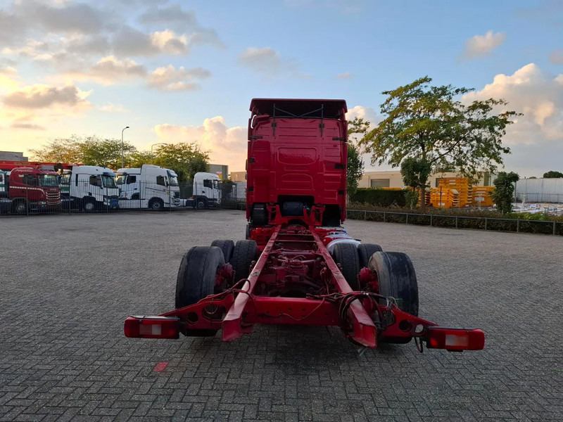 Volvo FH16-750 / BIG AXLE / VEB+ / ONLY:679711 KM / TECHNICAL 70TON / 9TON FRONT AXLE / INLINER / FULL-AIR / AUTOMATIC / EURO-6 / 2018 - Камион со кабинска шасија: слика 4 Volvo FH16-750 / BIG AXLE / VEB+ / ONLY:679711 KM / TECHNICAL 70TON / 9TON FRONT AXLE / INLINER / FULL-AIR / AUTOMATIC / EURO-6 / 2018 - Камион со кабинска шасија: слика 4