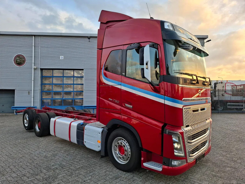 Volvo FH16-750 / BIG AXLE / VEB+ / ONLY:679711 KM / TECHNICAL 70TON / 9TON FRONT AXLE / INLINER / FULL-AIR / AUTOMATIC / EURO-6 / 2018 - Камион со кабинска шасија: слика 2 Volvo FH16-750 / BIG AXLE / VEB+ / ONLY:679711 KM / TECHNICAL 70TON / 9TON FRONT AXLE / INLINER / FULL-AIR / AUTOMATIC / EURO-6 / 2018 - Камион со кабинска шасија: слика 2