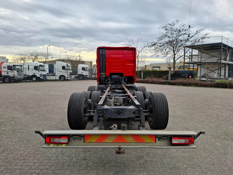 Volvo FH16-750 / VEB+ / ONLY:349761 KM / 9TON FRONT AXLE / INLINER / TECHNICAL 60TON / FULL-AIR / AUTOMATIC / EURO-6 / 2016 - Камион со кабинска шасија: слика 4 Volvo FH16-750 / VEB+ / ONLY:349761 KM / 9TON FRONT AXLE / INLINER / TECHNICAL 60TON / FULL-AIR / AUTOMATIC / EURO-6 / 2016 - Камион со кабинска шасија: слика 4