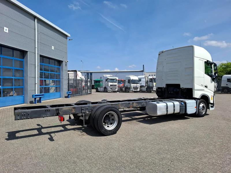 Volvo FH4-420 / PTO / DOUBLE TANK / I-PARKCOOL / VEB+ / LWDS / TUV:10-07-2025 / AUTOMATIC / EURO-6 / 2016 - Камион со кабинска шасија: слика 5 Volvo FH4-420 / PTO / DOUBLE TANK / I-PARKCOOL / VEB+ / LWDS / TUV:10-07-2025 / AUTOMATIC / EURO-6 / 2016 - Камион со кабинска шасија: слика 5
