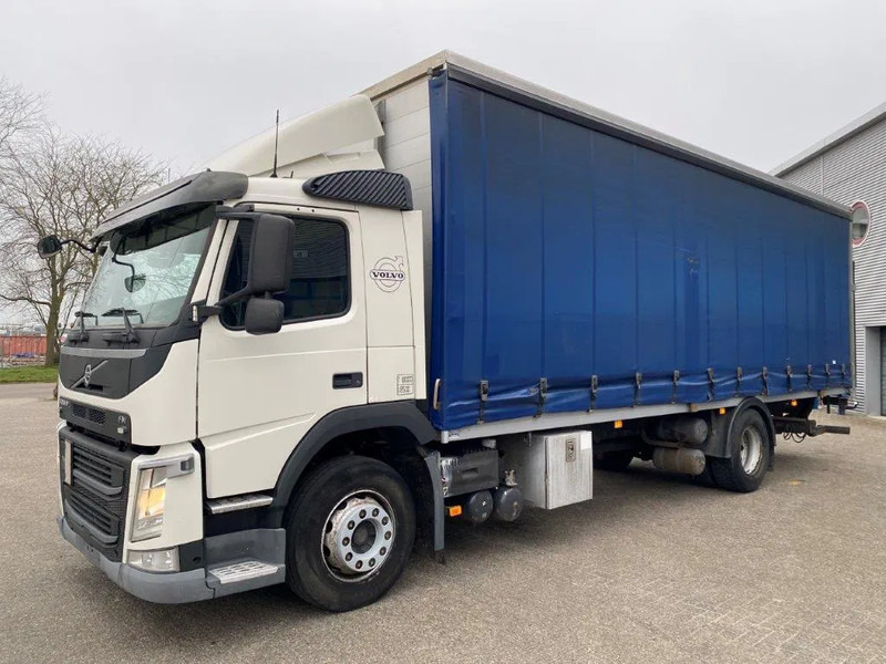 Volvo FM11-330 / LOW KM'S:472120 KM / LWDS / FULL-AIR / NAVI / CURTAIN SAILS / PLATFORM 2500KG / AUTOMATIC / EURO-6 / 2016 - Камион со церада: слика 1 Volvo FM11-330 / LOW KM'S:472120 KM / LWDS / FULL-AIR / NAVI / CURTAIN SAILS / PLATFORM 2500KG / AUTOMATIC / EURO-6 / 2016 - Камион со церада: слика 1