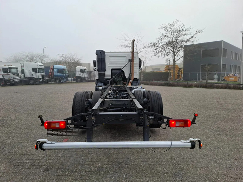 Volvo FM4-420 / VEB+ / LWDS / LIFT+LENKACHSE / ONLY:336223 KM / INLINER / AUTOMATIC / EURO-6 / 2018 - Камион со кабинска шасија: слика 4 Volvo FM4-420 / VEB+ / LWDS / LIFT+LENKACHSE / ONLY:336223 KM / INLINER / AUTOMATIC / EURO-6 / 2018 - Камион со кабинска шасија: слика 4