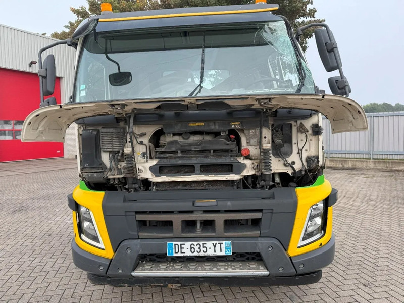 Камион со кабинска шасија Volvo FMX 450 / ENGINE RUNNING / 8X4 / VEB / ONLY:260642 KM / PTO / LIFT+LENKACHSE / ALCOA / AUTOMATIC / EURO-6 / 2014: слика 6 Камион со кабинска шасија Volvo FMX 450 / ENGINE RUNNING / 8X4 / VEB / ONLY:260642 KM / PTO / LIFT+LENKACHSE / ALCOA / AUTOMATIC / EURO-6 / 2014: слика 6