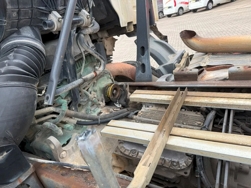 Камион со кабинска шасија Volvo FMX 450 / ENGINE RUNNING / 8X4 / VEB / ONLY:260642 KM / PTO / LIFT+LENKACHSE / ALCOA / AUTOMATIC / EURO-6 / 2014: слика 12 Камион со кабинска шасија Volvo FMX 450 / ENGINE RUNNING / 8X4 / VEB / ONLY:260642 KM / PTO / LIFT+LENKACHSE / ALCOA / AUTOMATIC / EURO-6 / 2014: слика 12