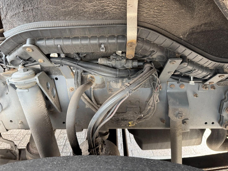 Камион со кран DAF CF410 FAQ HMF 2620, Unfall - Damaged.: слика 18