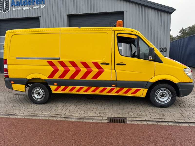 Mercedes-Benz Sprinter 316, Like new, BF3 Begleit- Escort- Convoi execptionnel, L2/H1 - Товарно комбе: слика 2 Mercedes-Benz Sprinter 316, Like new, BF3 Begleit- Escort- Convoi execptionnel, L2/H1 - Товарно комбе: слика 2