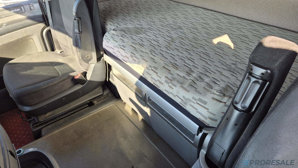 DAF XF 460 FT LOW DECK SSC EURO 6 - Камион влекач: слика 5 DAF XF 460 FT LOW DECK SSC EURO 6 - Камион влекач: слика 5