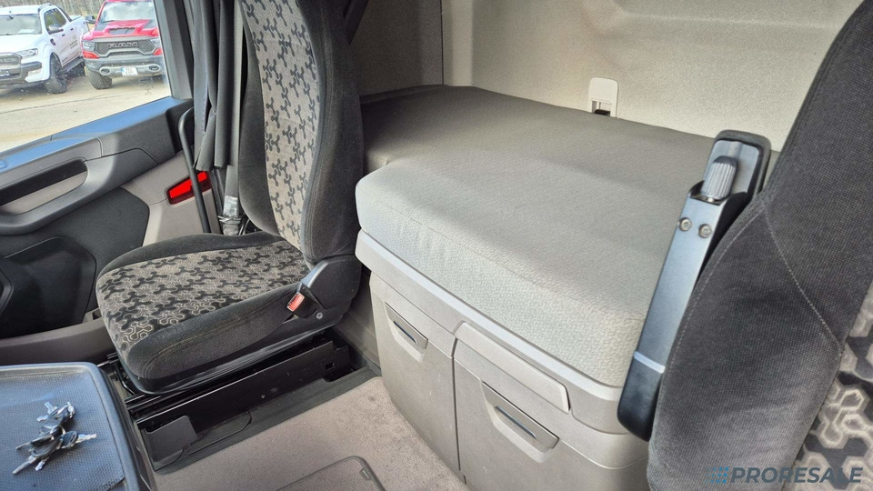 SCANIA S450 NGS LOW DECK TOP LINE EURO 6 - Камион влекач: слика 5 SCANIA S450 NGS LOW DECK TOP LINE EURO 6 - Камион влекач: слика 5