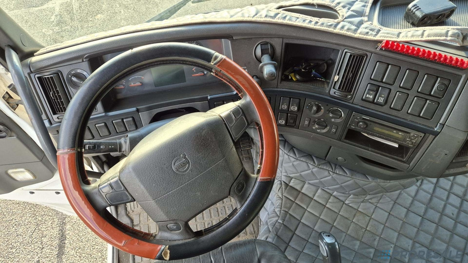 VOLVO FH 13.420 42T LOW DECK EURO 5/EEV - Камион влекач: слика 4 VOLVO FH 13.420 42T LOW DECK EURO 5/EEV - Камион влекач: слика 4