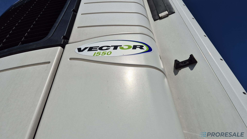 SCHMITZ CARGOBULL SKO 24/L - 13.4 FP60 COOL - mrazírenský návěs + diesel-ekektrický agregát CARRIER VECTOR 1550 - Полуприколка ладилник: слика 5 SCHMITZ CARGOBULL SKO 24/L - 13.4 FP60 COOL - mrazírenský návěs + diesel-ekektrický agregát CARRIER VECTOR 1550 - Полуприколка ладилник: слика 5