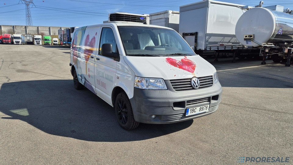 VOLKSWAGEN TRANSPORTER 2.5 TDi - nová mrazírenská vestavba + CARRIER XARIOS 230/12 V - vadný motor - Комбе ладилник: слика 1 VOLKSWAGEN TRANSPORTER 2.5 TDi - nová mrazírenská vestavba + CARRIER XARIOS 230/12 V - vadný motor - Комбе ладилник: слика 1