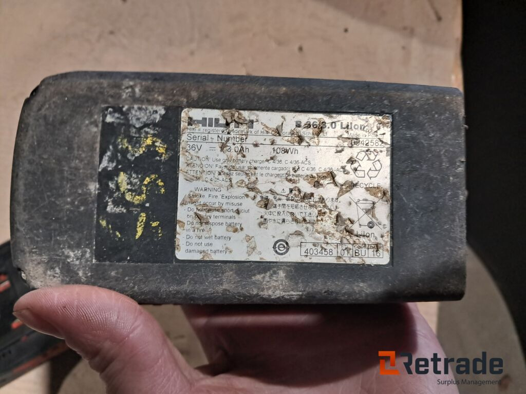 2 stk Hilti Batterier 36 volt - Градежна опрема: слика 4 2 stk Hilti Batterier 36 volt - Градежна опрема: слика 4