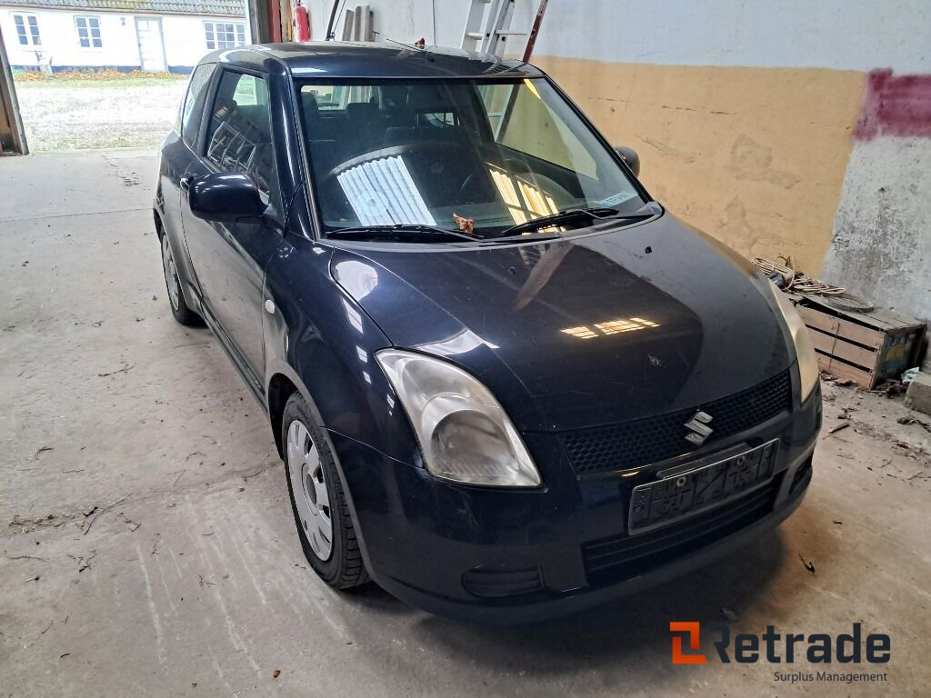 Bil Suzuki Swift 1,3 A/mt - Автомобил: слика 2 Bil Suzuki Swift 1,3 A/mt - Автомобил: слика 2