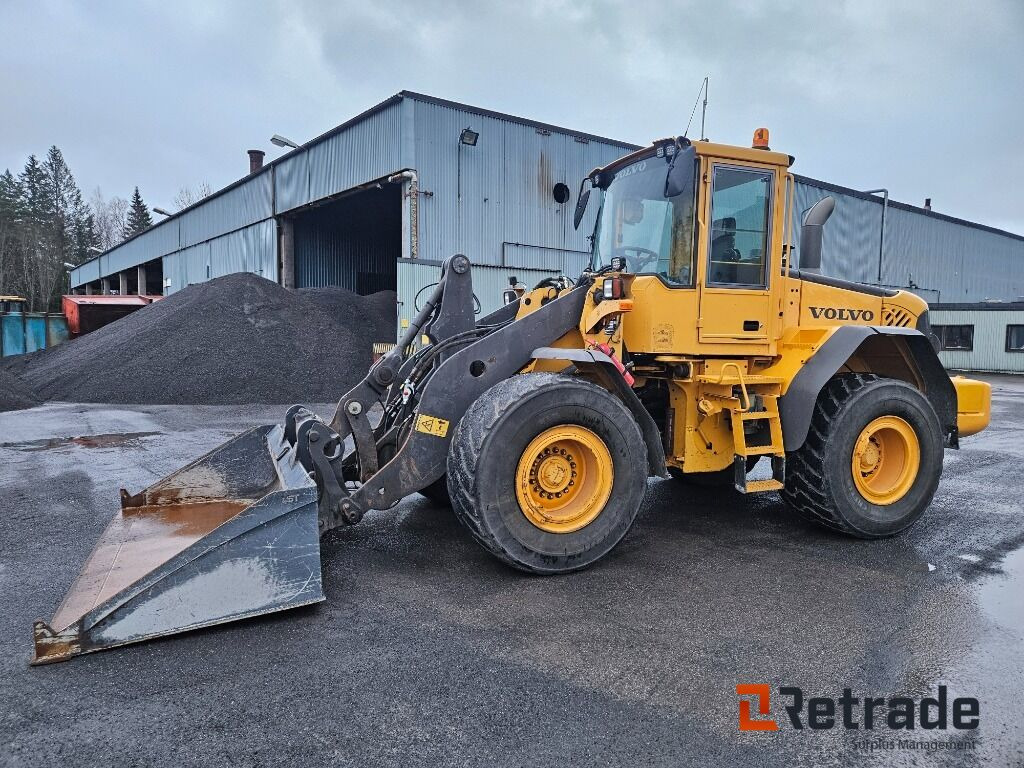 Hjullastare Volvo L90E Spakstyrning Redskap - Градежна машина: слика 1 Hjullastare Volvo L90E Spakstyrning Redskap - Градежна машина: слика 1