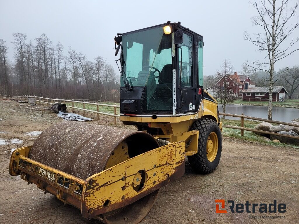 Vält Jordpackningsvält CAT CS 423 E - Градежна машина: слика 1 Vält Jordpackningsvält CAT CS 423 E - Градежна машина: слика 1