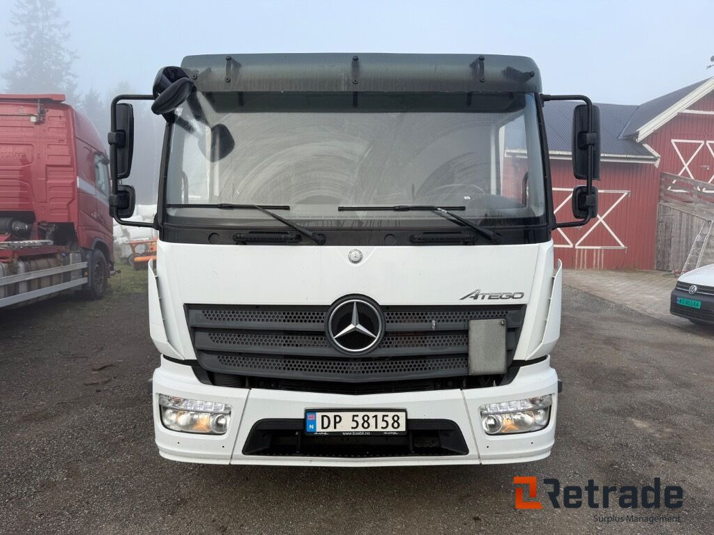 Lastebil Mercedes-Benz Atego EURO 6 Lav kilometer stand med baklem leveres ferdig EU - Камион со платформа: слика 2 Lastebil Mercedes-Benz Atego EURO 6 Lav kilometer stand med baklem leveres ferdig EU - Камион со платформа: слика 2