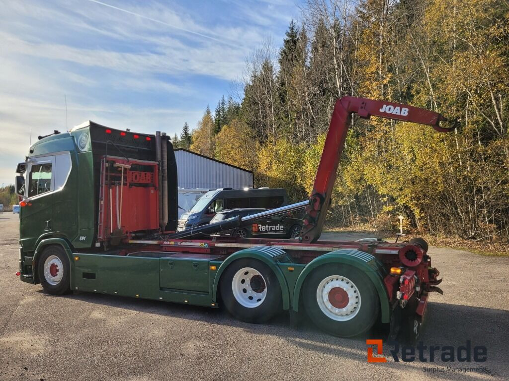 Lastväxlare SCANIA R580 V8 Next Gen LB6X2*4 Euro 6 - Камион со кука за подигање, Камион со кран: слика 4 Lastväxlare SCANIA R580 V8 Next Gen LB6X2*4 Euro 6 - Камион со кука за подигање, Камион со кран: слика 4