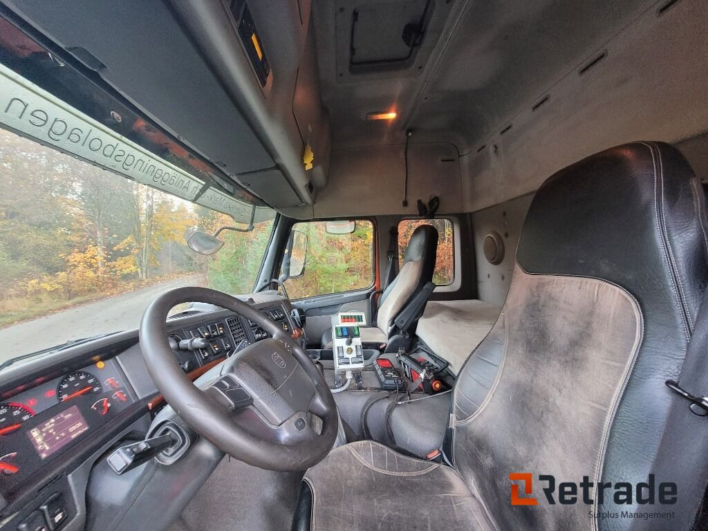 Lastväxlare plogutrustad med underbett Volvo FM 12 , Full parabel - Камион со кука за подигање, Камион со кран: слика 5 Lastväxlare plogutrustad med underbett Volvo FM 12 , Full parabel - Камион со кука за подигање, Камион со кран: слика 5