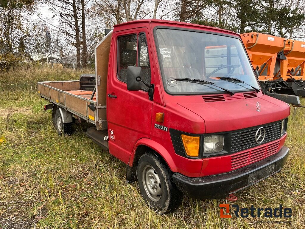 MERCEDES-BENZ 30/35 Ladvogn. - Камион со платформа: слика 2 MERCEDES-BENZ 30/35 Ladvogn. - Камион со платформа: слика 2