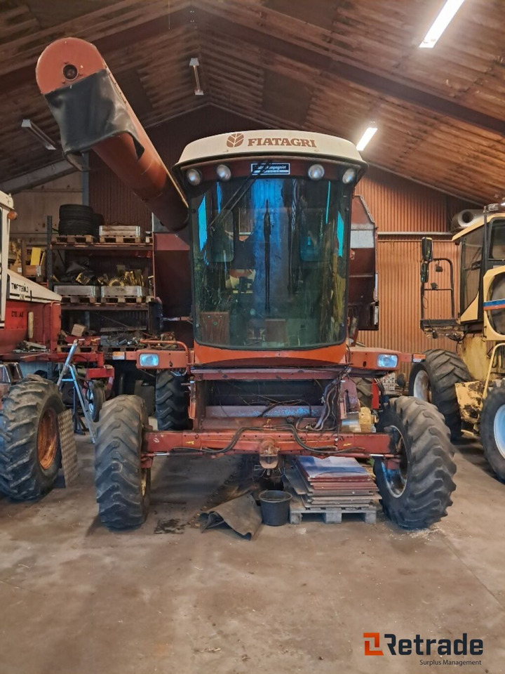Mejetærsker FIATAGRI MX 240 Laverna - Комбајн: слика 4 Mejetærsker FIATAGRI MX 240 Laverna - Комбајн: слика 4