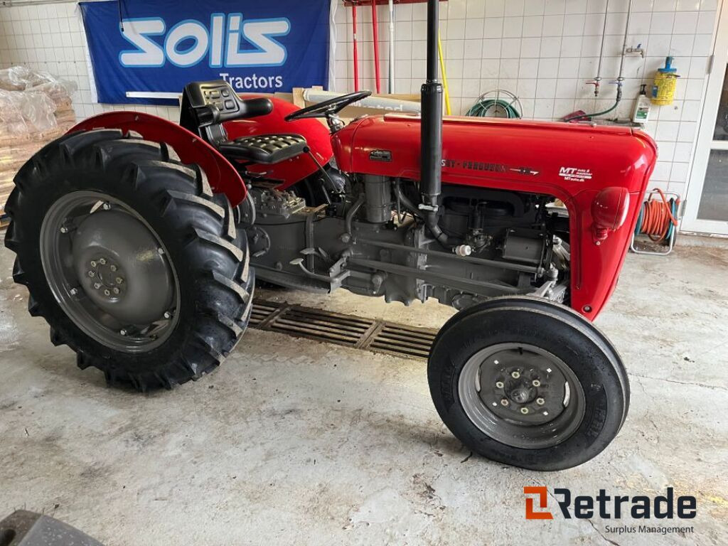 Oldtimer Massey Ferguson 35 / Oldtimer Massey Ferguson 35 - Трактор: слика 4 Oldtimer Massey Ferguson 35 / Oldtimer Massey Ferguson 35 - Трактор: слика 4