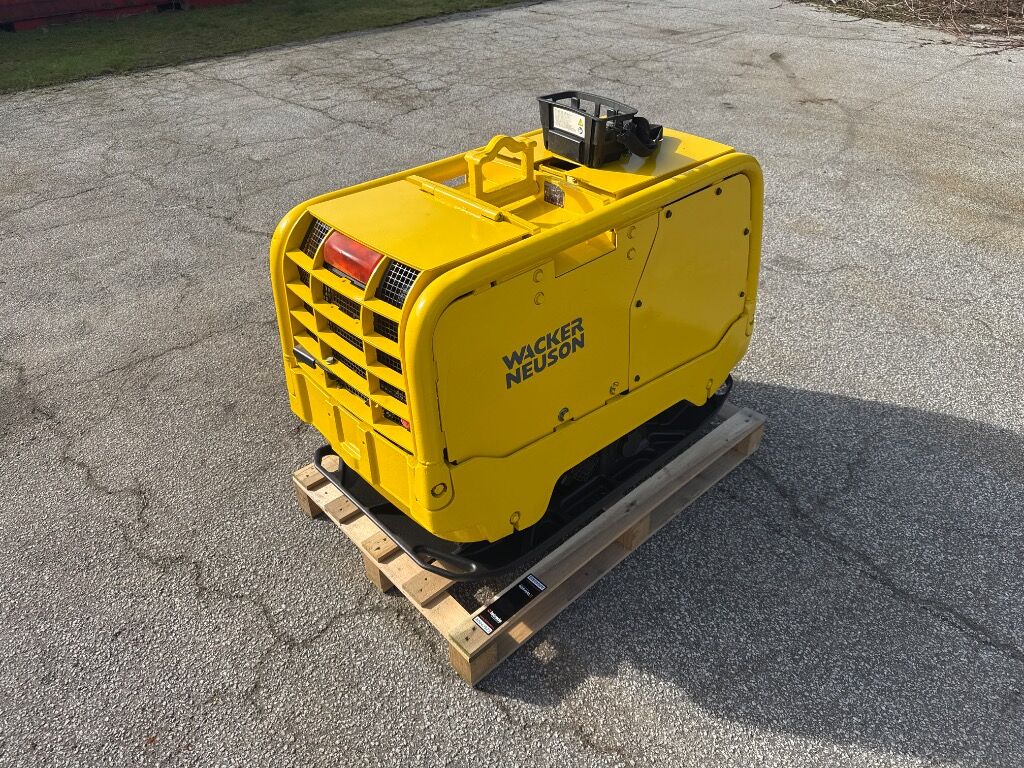 Pladevibrator Wacker Neuson Dpu80 R Remote - Вибрациска плоча: слика 1 Pladevibrator Wacker Neuson Dpu80 R Remote - Вибрациска плоча: слика 1