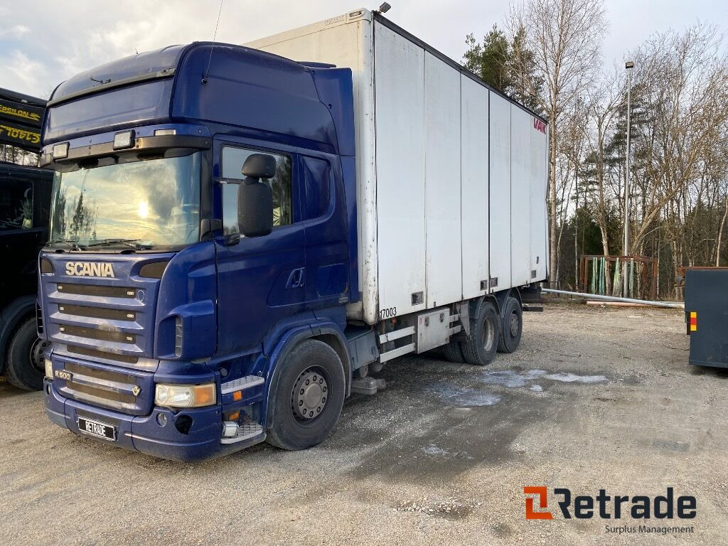 Skåpbil Scania R500LB6X2*4MNB Renoveringsobjekt - Камион сандучар: слика 1 Skåpbil Scania R500LB6X2*4MNB Renoveringsobjekt - Камион сандучар: слика 1