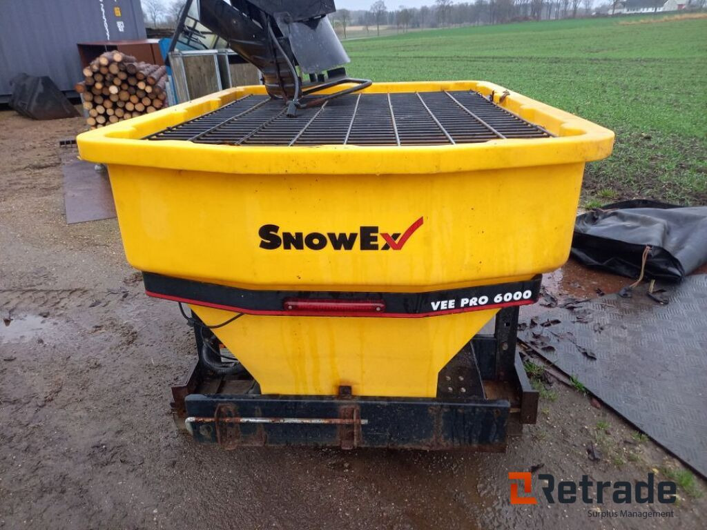 Snow EX Vee Pro 6000 salt spreder / salt spreeder - Градежна опрема: слика 2 Snow EX Vee Pro 6000 salt spreder / salt spreeder - Градежна опрема: слика 2