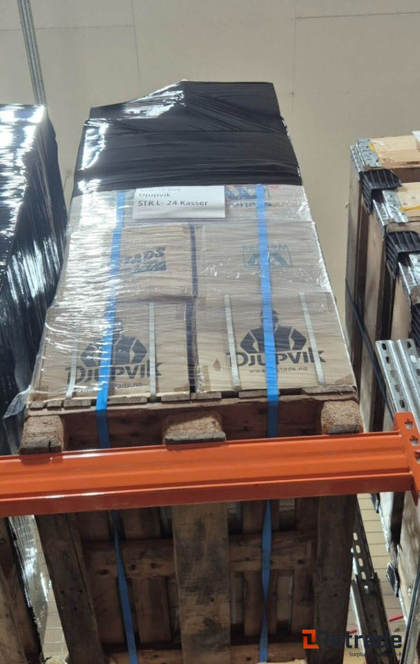 Støvlakkdresser Wenaas / Djupvik - 4 paller. Ikke brukt / Dustpaint suits Wenaas / Djupvik - 4 pallets. Not used - Алат/ Опрема: слика 3 Støvlakkdresser Wenaas / Djupvik - 4 paller. Ikke brukt / Dustpaint suits Wenaas / Djupvik - 4 pallets. Not used - Алат/ Опрема: слика 3