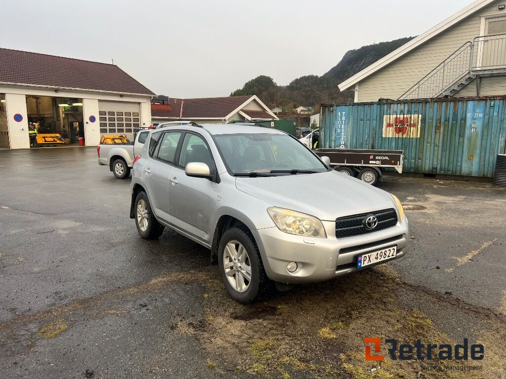 TOYOTA RAV4 /2007/ 1 Eier - Автомобил: слика 1 TOYOTA RAV4 /2007/ 1 Eier - Автомобил: слика 1