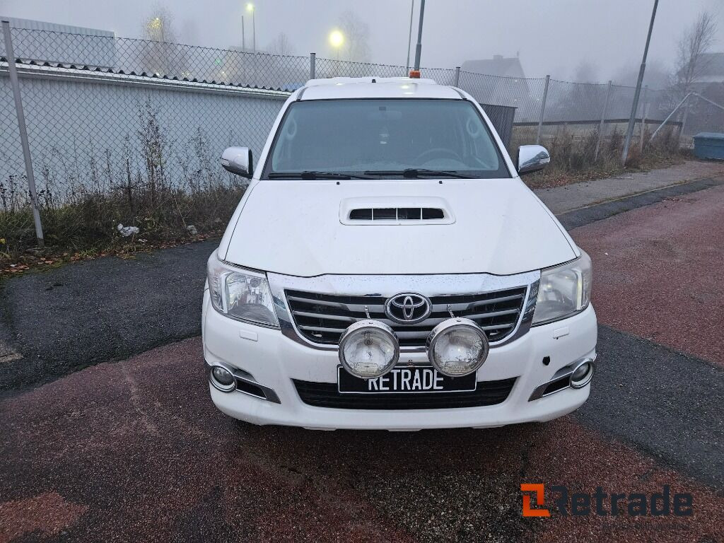 Toyota Hilux 3.0 Dubbelhytt 4wd - Автомобил: слика 3 Toyota Hilux 3.0 Dubbelhytt 4wd - Автомобил: слика 3