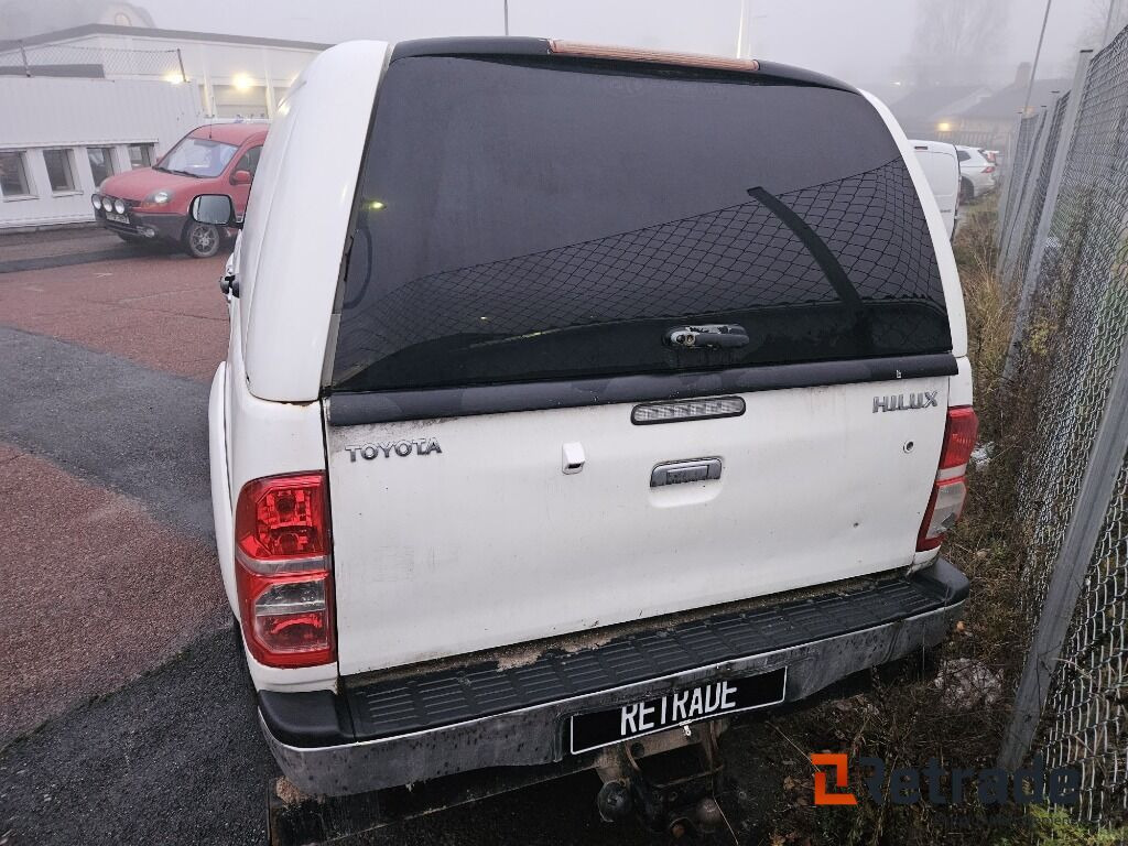 Toyota Hilux 3.0 Dubbelhytt 4wd - Автомобил: слика 4 Toyota Hilux 3.0 Dubbelhytt 4wd - Автомобил: слика 4
