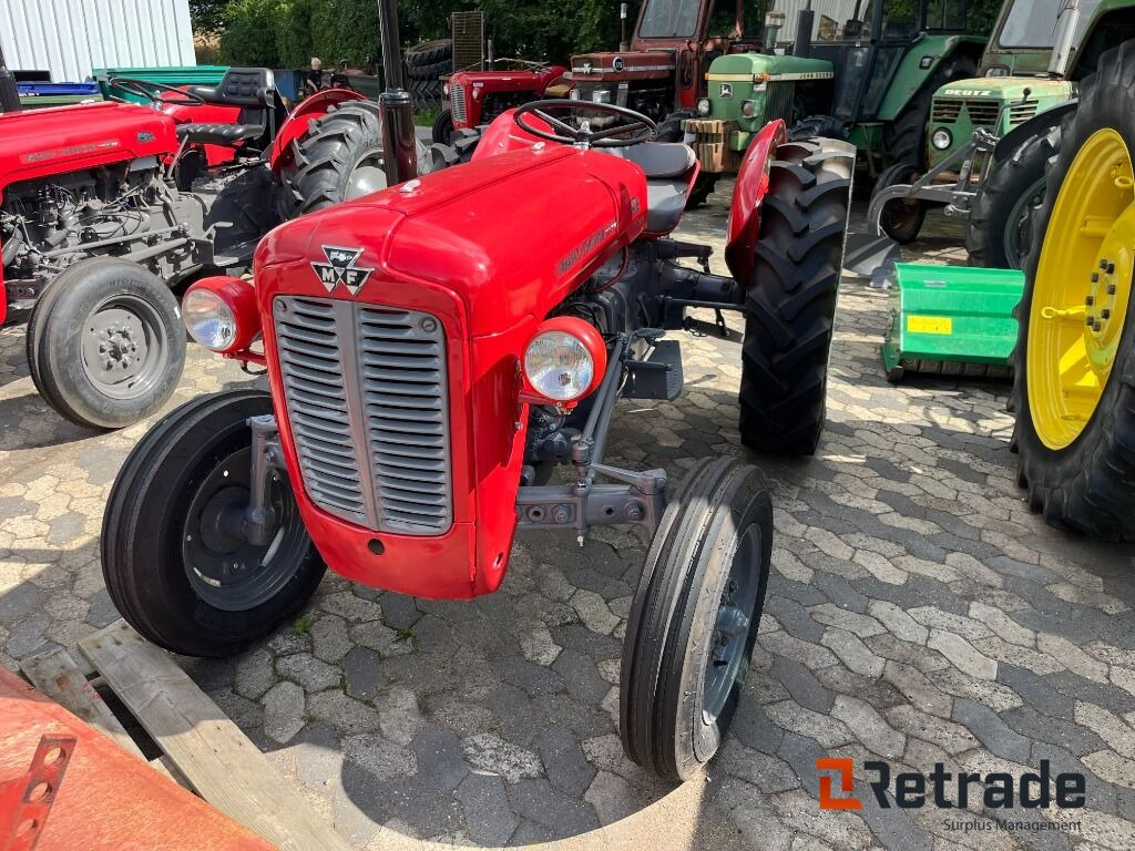 Traktor Massey Ferguson 35 - Трактор: слика 1 Traktor Massey Ferguson 35 - Трактор: слика 1