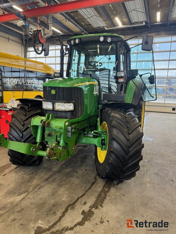 JOHN DEERE 6420S - 7114 timer - 2006 Modell - Земјоделска машина: слика 1 JOHN DEERE 6420S - 7114 timer - 2006 Modell - Земјоделска машина: слика 1