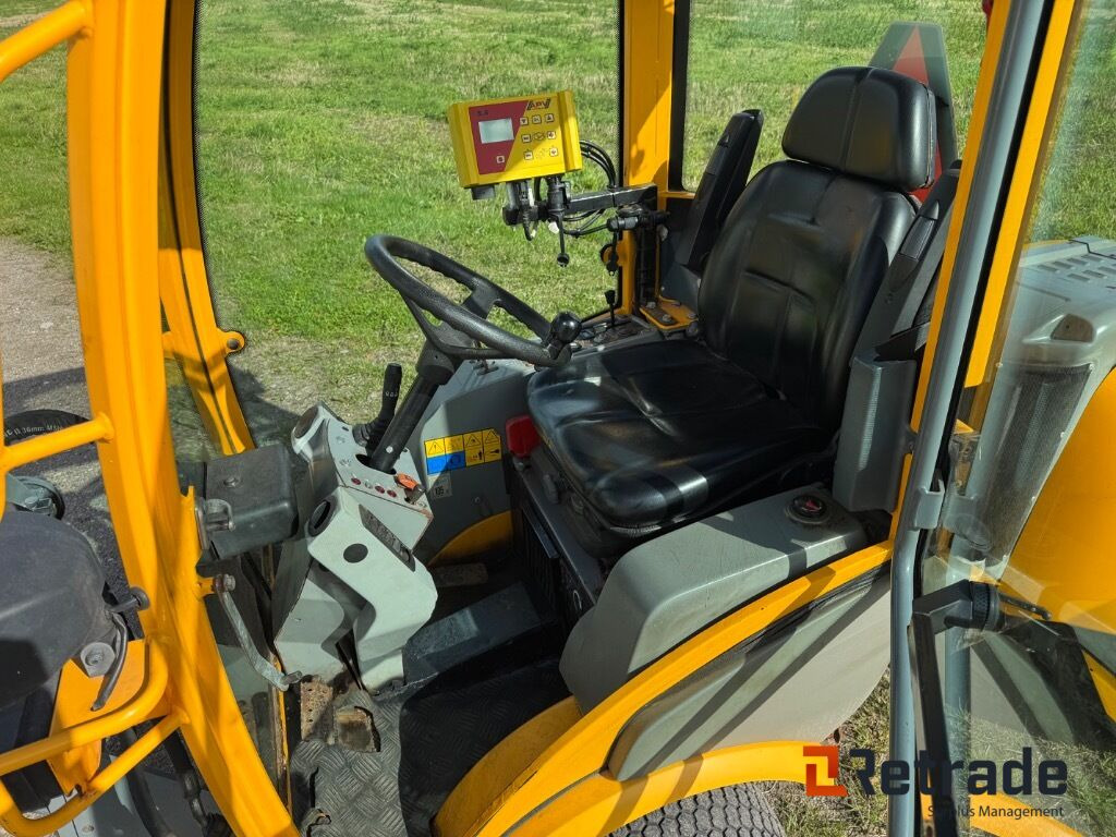 STIGA TITAN 740DCR - Земјоделска машина: слика 5 STIGA TITAN 740DCR - Земјоделска машина: слика 5