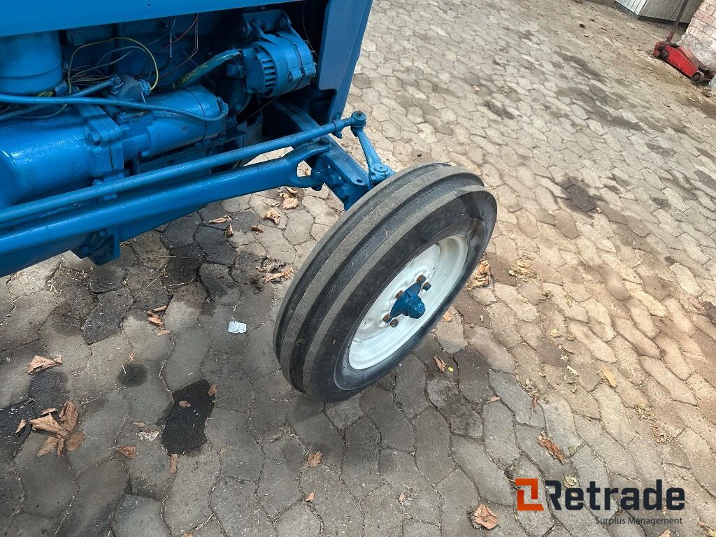 Super Dexta traktor - Земјоделска машина: слика 5 Super Dexta traktor - Земјоделска машина: слика 5