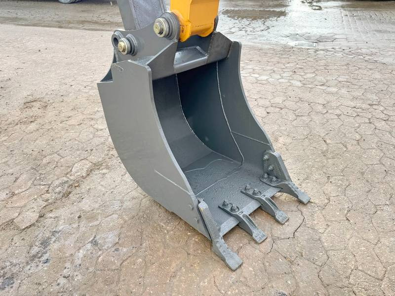 Нов Ровокопач Case 570SV 4WD - 4/1 Bucket / Telescopic Boom / AC: слика 18