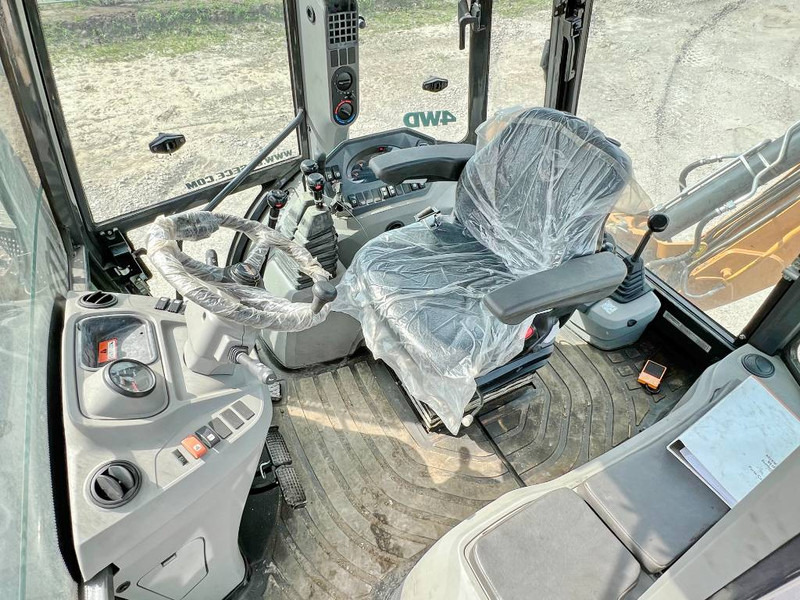 Case 851FX Plus 4WD - New / Unused / Telescopic - Ровокопач: слика 5 Case 851FX Plus 4WD - New / Unused / Telescopic - Ровокопач: слика 5