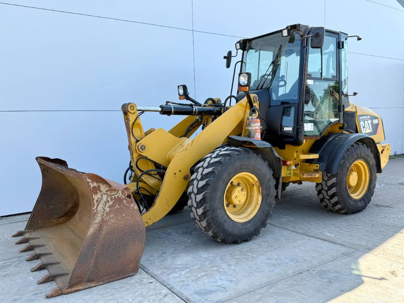 Cat 908H - Quick Coupler / Automatic Greasing - Натоварувач на тркала: слика 2 Cat 908H - Quick Coupler / Automatic Greasing - Натоварувач на тркала: слика 2
