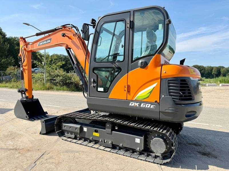 Doosan DX60E-10N NEW! - Мини багер: слика 3 Doosan DX60E-10N NEW! - Мини багер: слика 3
