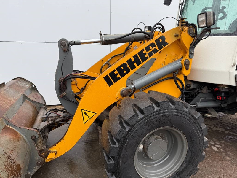 Натоварувач на тркала Liebherr L509 Stereo - German Machine / Automatic Greasing: слика 14 Натоварувач на тркала Liebherr L509 Stereo - German Machine / Automatic Greasing: слика 14