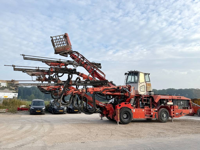 Sandvik DT1130-SC - 3x TB150 Drill Boom + Basket Boom - Машина за бушење: слика 1 Sandvik DT1130-SC - 3x TB150 Drill Boom + Basket Boom - Машина за бушење: слика 1