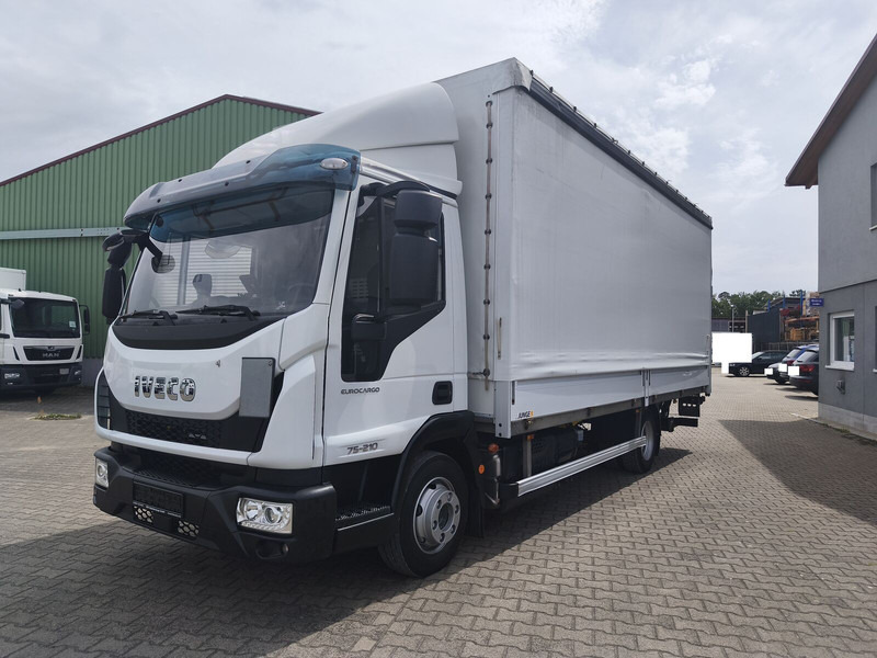 Iveco Eurocargo 75-210 Plane 3-Sitzer 4x2 Euro 6 LBW (20) - Камион со церада: слика 1 Iveco Eurocargo 75-210 Plane 3-Sitzer 4x2 Euro 6 LBW (20) - Камион со церада: слика 1