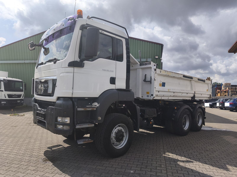 MAN MAN TGS 26.440 Kipper 6x6 Bordmatik Rollplane AHK Euro 5 - Кипер: слика 3 MAN MAN TGS 26.440 Kipper 6x6 Bordmatik Rollplane AHK Euro 5 - Кипер: слика 3