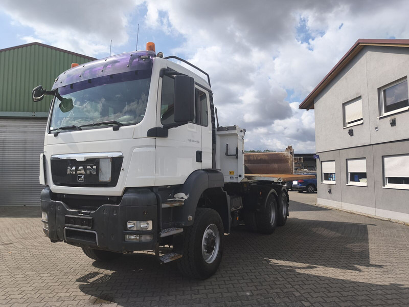 MAN MAN TGS 26.440 Kipper 6x6 Bordmatik Rollplane AHK Euro 5 - Кипер: слика 1 MAN MAN TGS 26.440 Kipper 6x6 Bordmatik Rollplane AHK Euro 5 - Кипер: слика 1
