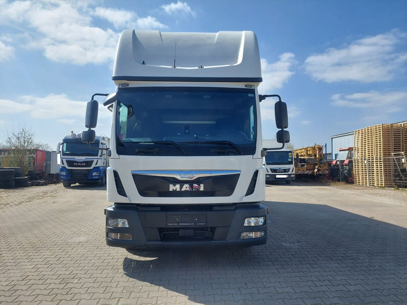 MAN TGL 8.220 - Камион со церада: слика 3 MAN TGL 8.220 - Камион со церада: слика 3