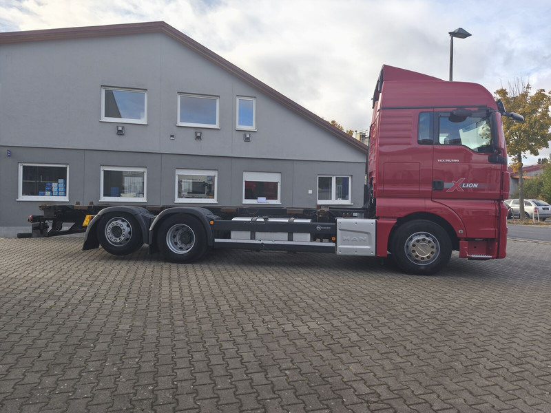 MAN TGX 26.500 BDF 6x2 Euro 6 Retarder Standard Lift+Lenk Euro 6 (29 - Камион со кабинска шасија: слика 4 MAN TGX 26.500 BDF 6x2 Euro 6 Retarder Standard Lift+Lenk Euro 6 (29 - Камион со кабинска шасија: слика 4