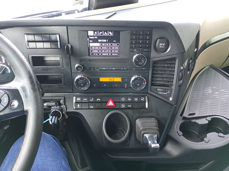 Камион со платформа, Камион со кран Mercedes-Benz 2545: слика 19 Камион со платформа, Камион со кран Mercedes-Benz 2545: слика 19